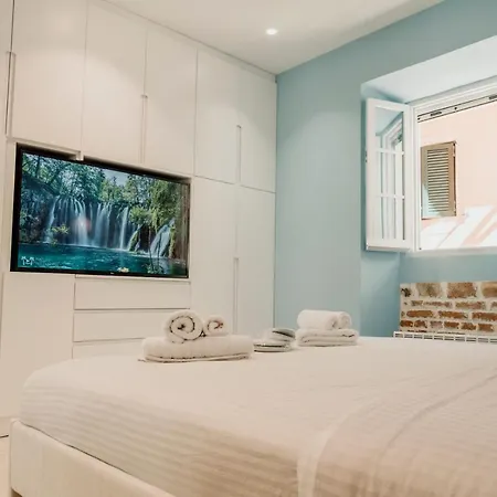 Pakis Cvl * Corfu (city)